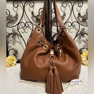 Authentic MICHAEL KORS Camden Tassel Shoulder Bag GUC! Tan Brown